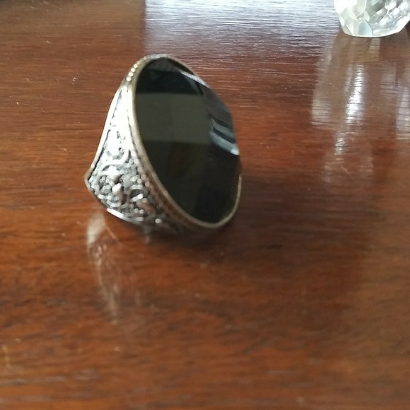 Vintage large onxy ring - Picture 2 of 8
